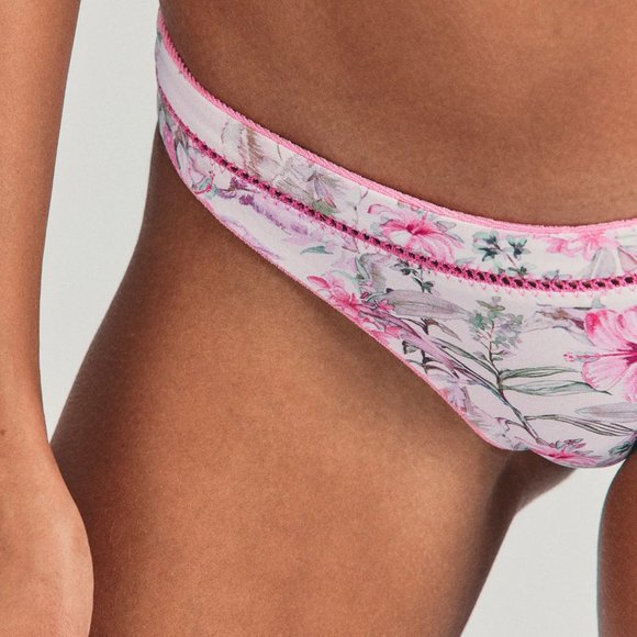 LoveShackFancy x Hurley Hawaiian Hibiscus Reversible Bikini Set - Picture 12 of 16